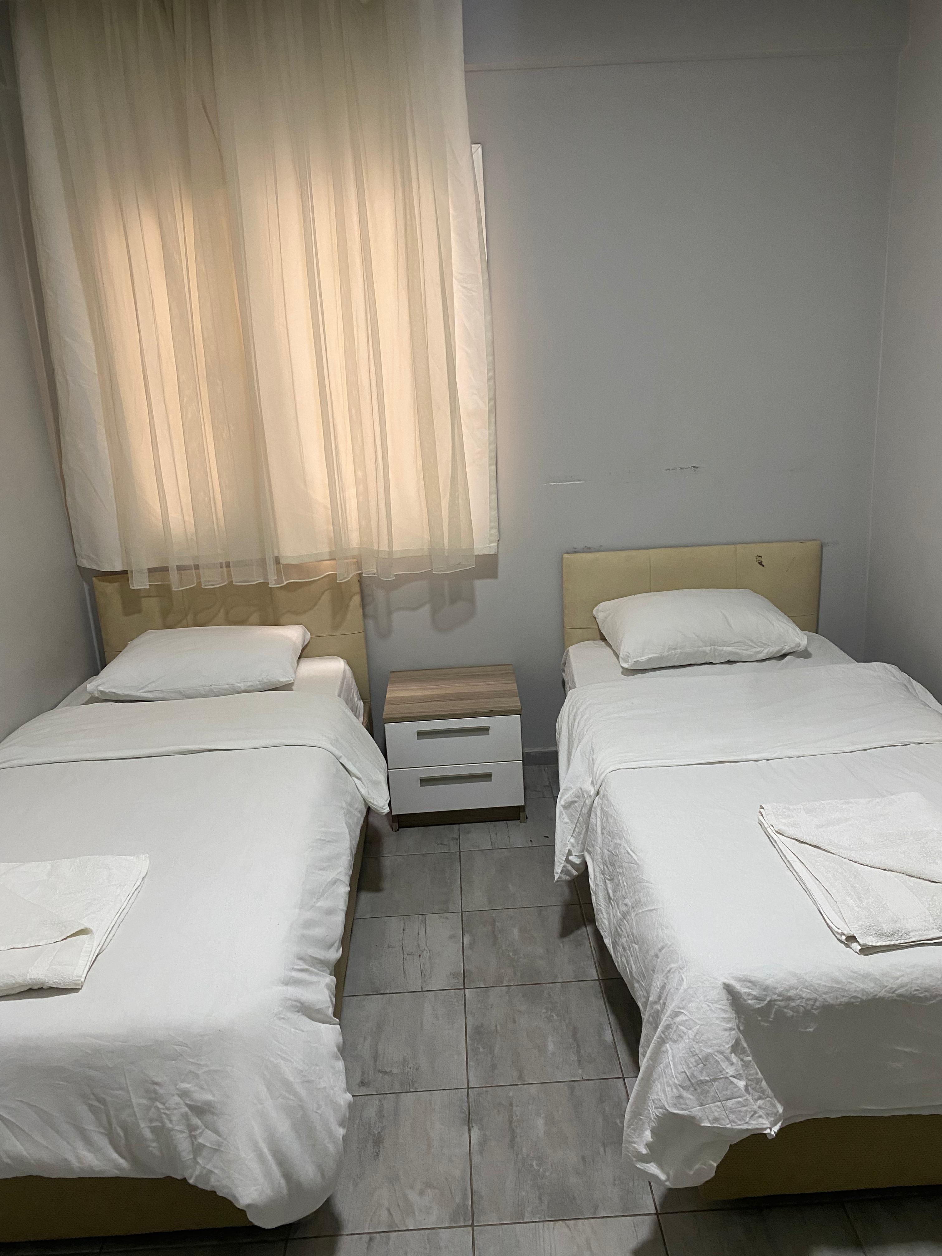 Çift Kişilik Apart